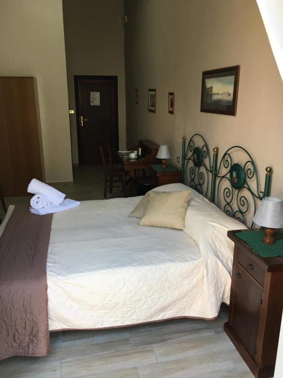 Soggiorno Paradiso Наполи Екстериор снимка